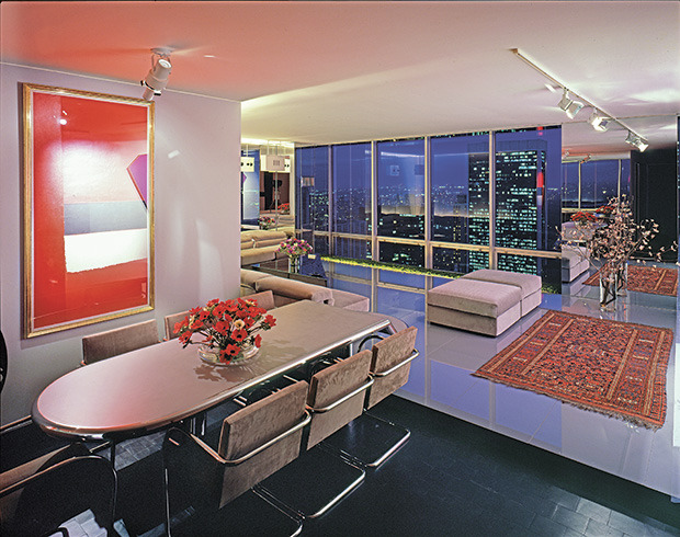Wohnzimmer – Apartment im 37. Stockwerk des Olympic Towers ©Die Abbbildung Stammt aus der Monografie: "Francisco Kripacz" von Arthur Erickson