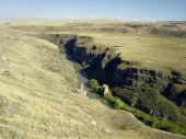 Ani – Faszinierende Landschaft im türkisch-armenischen Grenzgebiet © QUER-Archiv, Magda Baumgartner